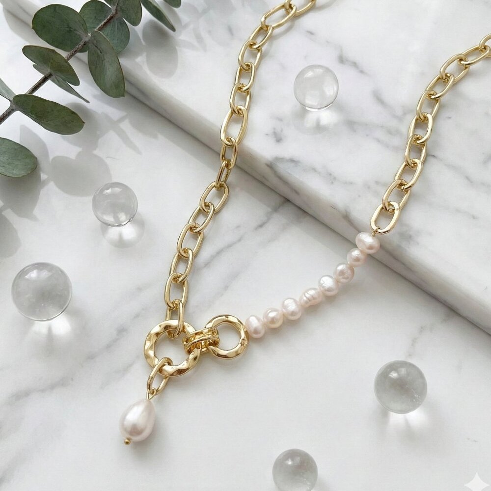 18K Gold Paperclip Chain Freshwater Pearl Asymmetrical Necklace Modern Old Money - Picture 10 of 10